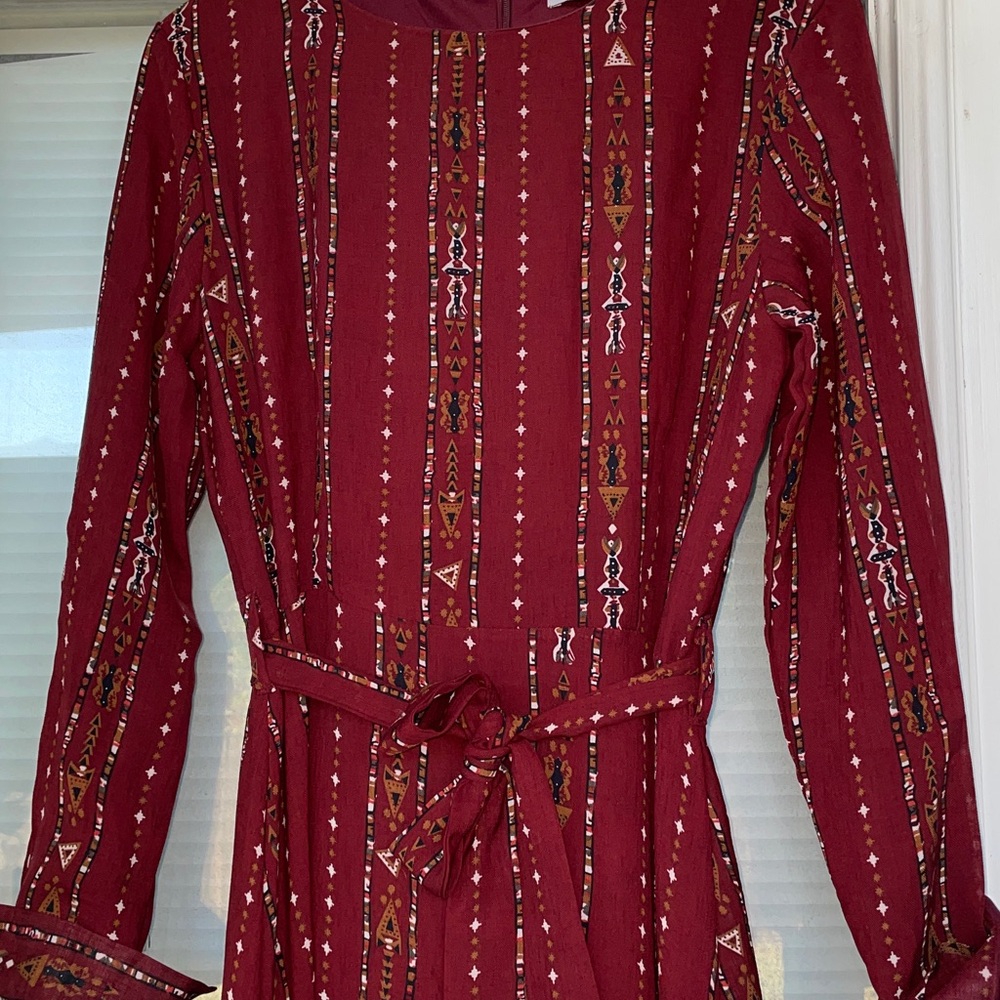 Elegant Burgundy Maxi Dress with long sleeve very nice